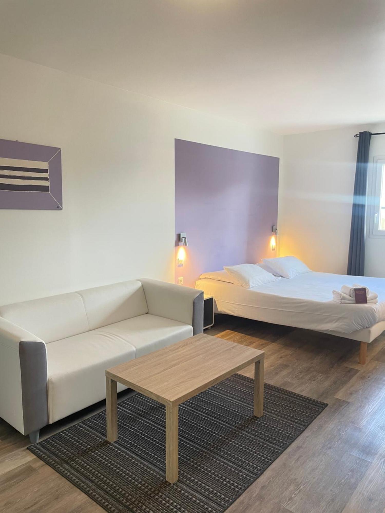 Némo - Aéroport De Pau Hotel 3*