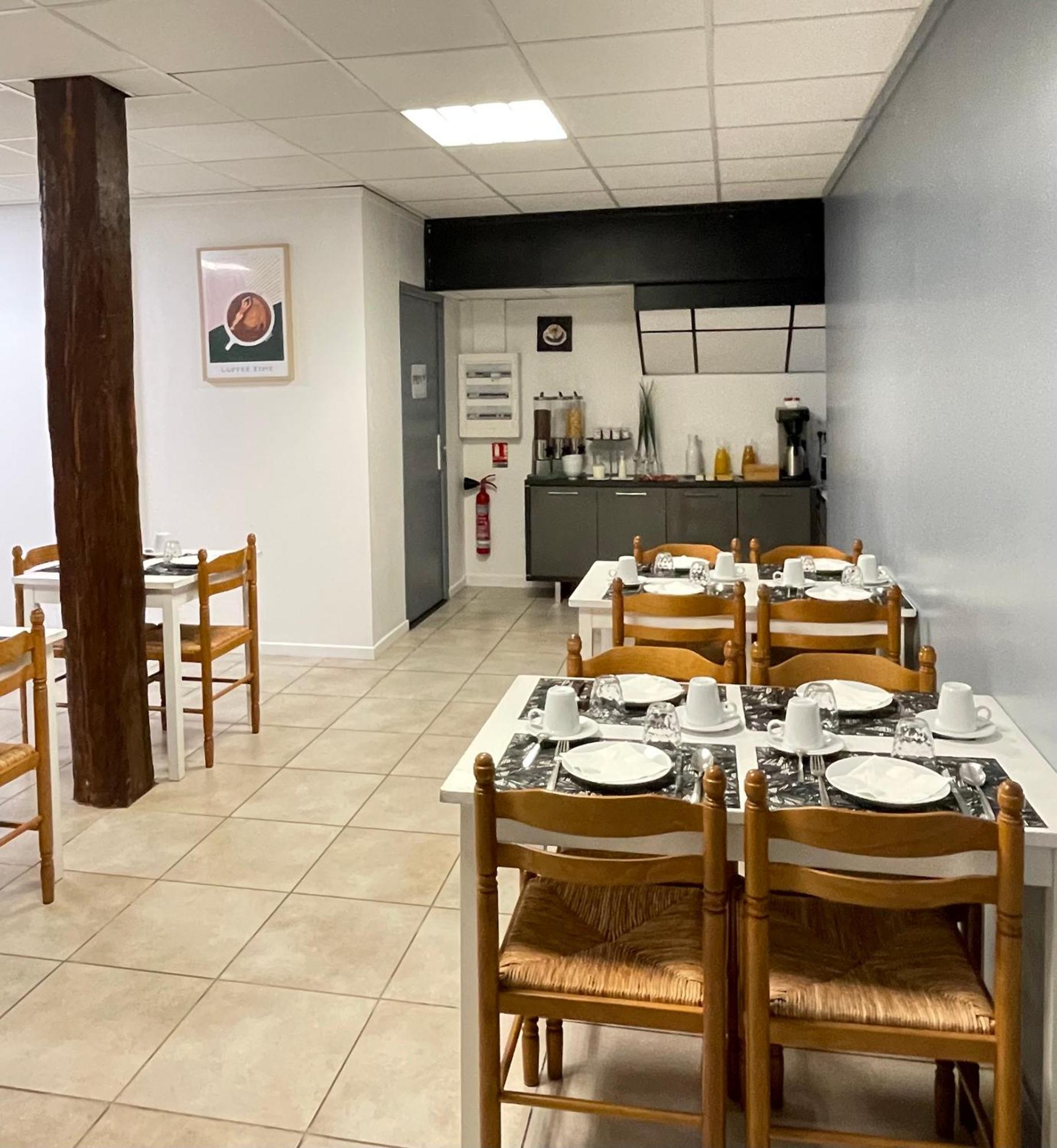 Némo - Aéroport De Pau Hotel