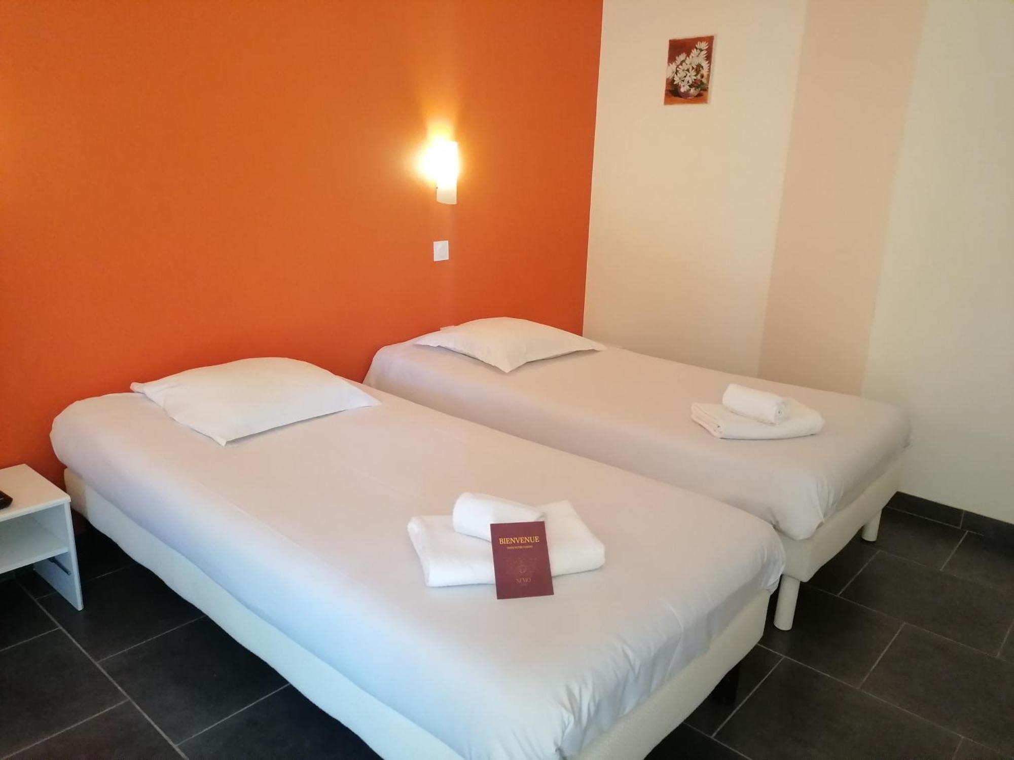 Némo - Aéroport De Pau 3*