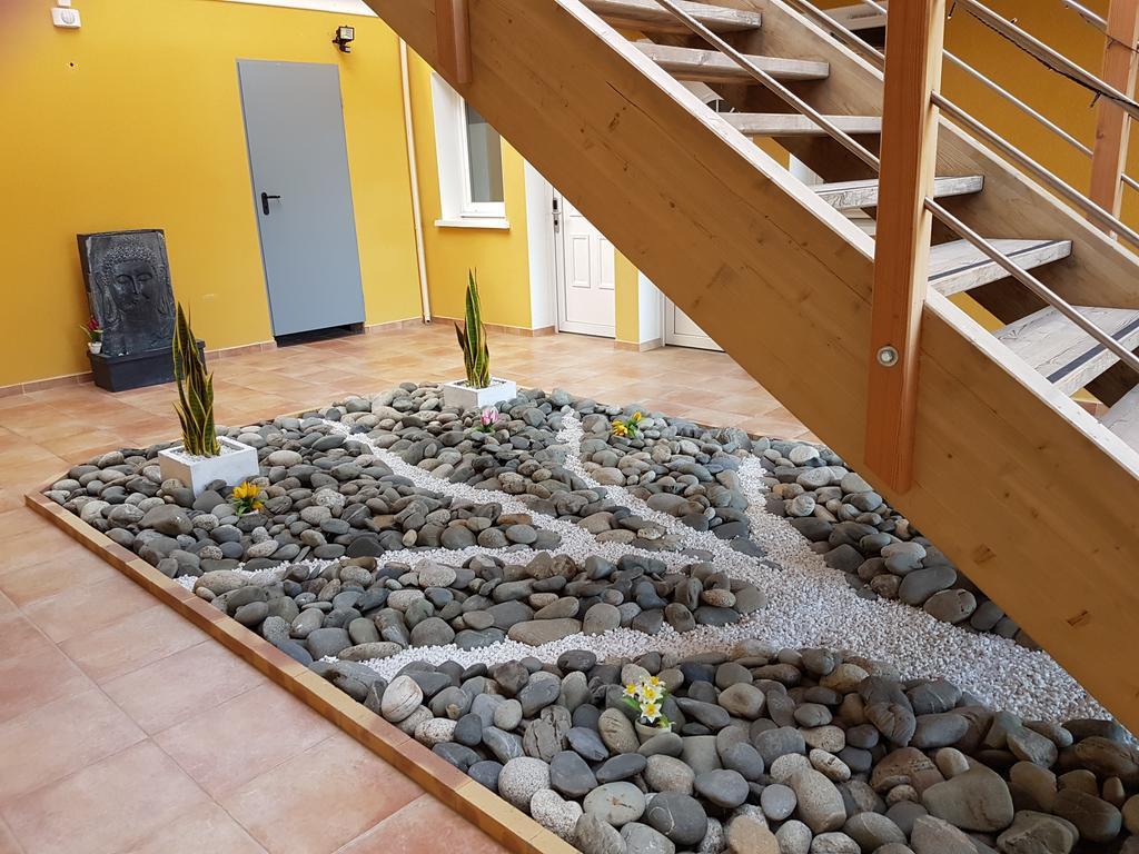 Hotel Némo - Aéroport De Pau 3*